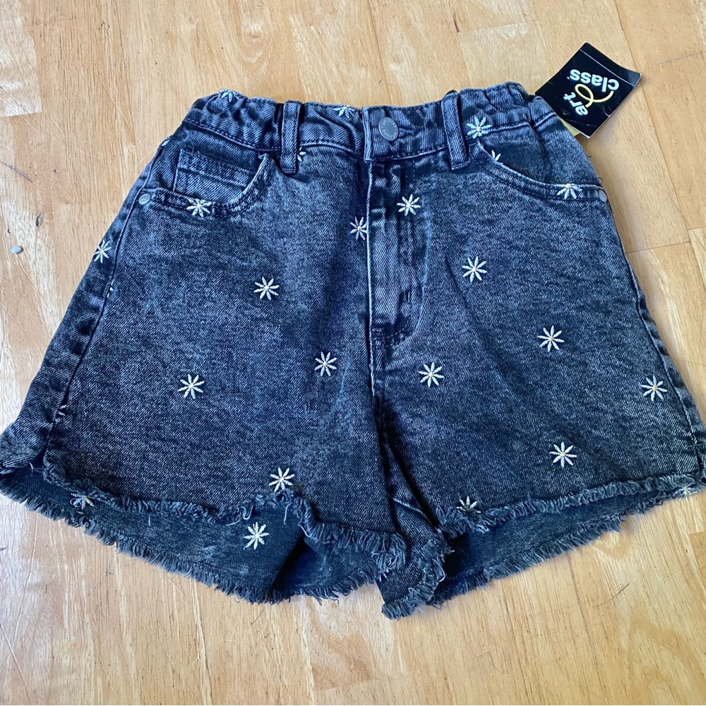 Girls Shorts Size Large 10/12 Black Washed Denim With Daisy Embroidery